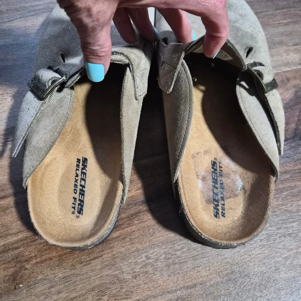Skechers Relaxed Fit Mens Suede Clogs Taupe Tan Buckle Slip On Mules Shoes US 9
